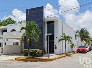 Edificio · 270m² · 8 Recámaras · 2 Estacionamientos · Edificio en Venta - Oficinas Amuebladas.