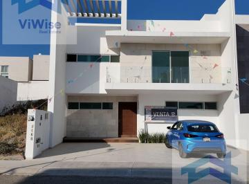 Casa · 320m² · 3 Recámaras · Casa en Lomas de Juriquilla