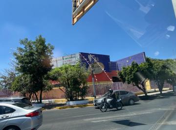 Terreno / Lote · 2000m² · 6 Recámaras · 10 Estacionamientos · Terreno Comercial con Uso de Suelo Comercial y Vertical