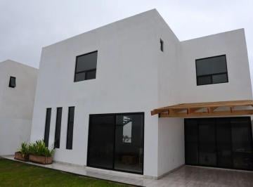 Casa · 226m² · 3 Recámaras · 2 Estacionamientos · Casa en Venta en Villas de Renacimiento en Torreon Coahuila