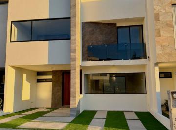 Casa de 4 habitaciones, Pachuca · Csa en Venta Sobre Blvd Colosio con 4 Recamaras y Equipada