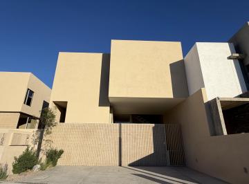 Casa · 293m² · 4 Recámaras · Casa en Lomas de Juriquilla