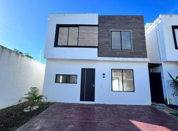 Casa · 92m² · 2 Recámaras · Hermosa Casa de Dos Pisos en Privada con Amenidades en Conkal