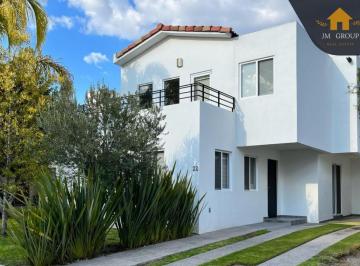Casa de 3 habitaciones, Corregidora · Real del Bosque Op