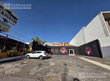 Local comercial · 1000m² · 30 Estacionamientos · Local en Renta en Excelente Ubicación Sobre Bernardo Quintana