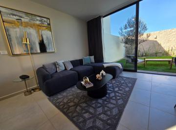 Casa · 130m² · 3 Recámaras · 2 Estacionamientos · Casa en Venta, en Zibatá, Queretaro