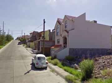 Casa de 3 habitaciones, Chihuahua · Amplia Casa con Gran Plusvalia y Ubicacion, Oportunidad Para Inversion, Remate Inmobiliario.