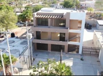 Edificio · 489m² · 5 Estacionamientos · Edificio Comercial en El Centenario