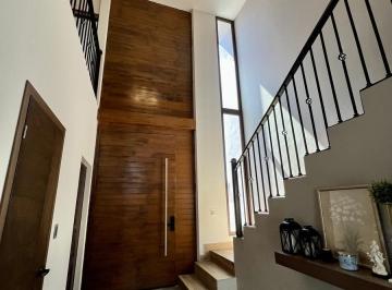 Casa · 480m² · 3 Recámaras · 3 Estacionamientos · Residencia en Venta Laderas, Zona Uro Carretera Nacional