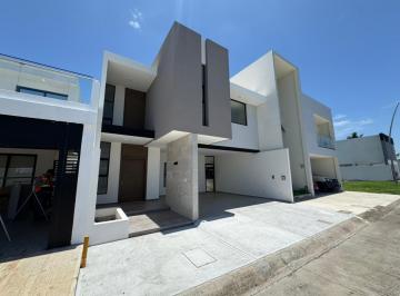 Casa · 234m² · 2 Estacionamientos · Casa en Venta Lomas del Dorado