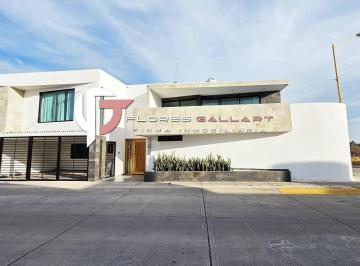 Casa · 347m² · 4 Recámaras · 2 Estacionamientos · Casa en Venta en El Fracc. Villas de La Cantera Al Surponiente de La Ciudad de Aguascalientes