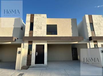 Casa · 155m² · 3 Recámaras · 2 Estacionamientos · Casa en La Aurora