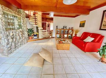 Casa de 3 habitaciones, Tlajomulco de Zúñiga · Exclusiva Residencia Estilo Campestre en Venta en Fraccionamiento Lomas de San Diego