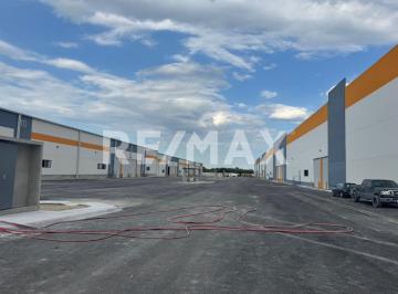 Bodega-Galpón · 1245m² · Bodegas Uso Industrial en Renta (Tres Disponible - (4)
