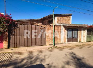 Casa · 120m² · 3 Recámaras · 1 Estacionamiento · Casa en Venta en Zacatlán con Local Comercial. - (4)