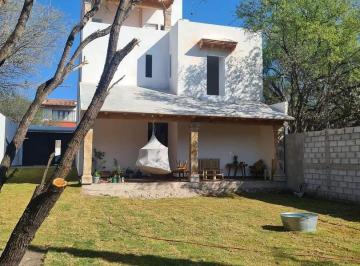 Casa · 390ha · 5 Recámaras · 2 Estacionamientos · Promocion Dos Propiedades en Uno en Los Frailes Oportunidad Gran Reduccion