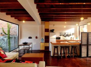 Casa · 287m² · 3 Recámaras · Excelente Casa con Jardín y Loft Independiente a Unos Pasos del City Market y Caminable Al Centro!