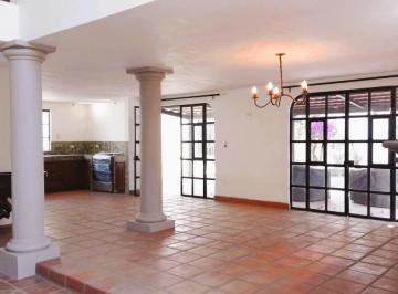 Casa · 3 Recámaras · 4 Estacionamientos · Hermosa Casa en Villa de Los Frailes Nueva en El Mercado Excelente Precio