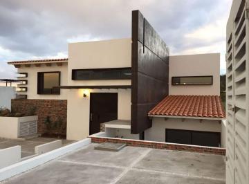 Terreno / Lote · 530m² · 4 Recámaras · Impecable Casa en Club de Golf Amanali