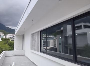 Casa de 4 habitaciones, Monterrey · Residencia en Venta Terreno Plano 4 Recamaras Monterrey Sierr Alta Carretera Nacional