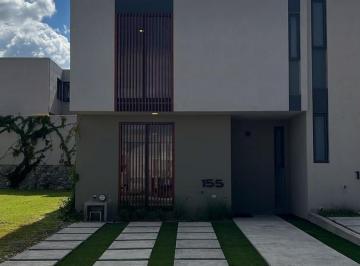 Casa · 136m² · 3 Recámaras · 2 Estacionamientos · Casa en Venta en Zakia – Zona de Alta Plusvalía