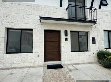 Casa · 151m² · 3 Recámaras · 2 Estacionamientos · Casa en Las Palmas