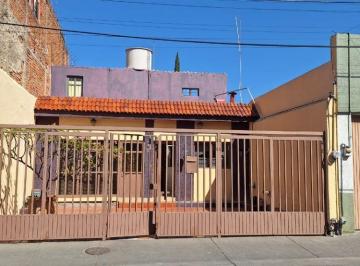 Casa uso de suelo de 6 habitaciones, San Pedro Tlaquepaque · Casa en Venta Cerca del Parian
