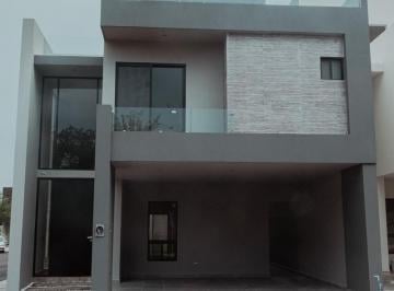 Casa · 338m² · 3 Recámaras · Casa de 3 Plantas en Venta en Guaxuco Residencial