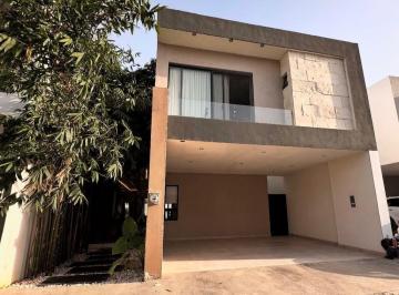 Casa · 245m² · 3 Recámaras · 2 Estacionamientos · Casa en Venta en Guaxuco Residencial, Los Rodriguez