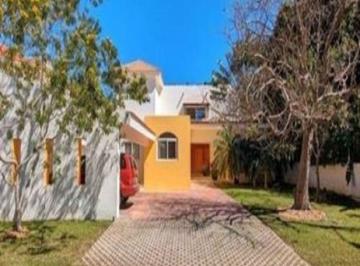 Casa de 4 habitaciones, Mérida · Casa en Venta en Merida / F - 2129, 4 Rec. Club de Golf La Ceiba $13,500,000