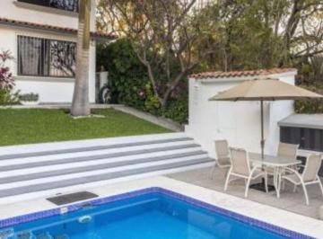 Casa de 4 habitaciones, Xochitepec · Venta de Casa en Club de Golf Santa Fe, Xochitepec, Vigilancia, Alberca.