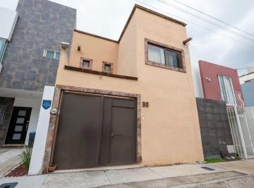 ac3ec4b1659f9a876cc6000de16d22f9802e7ffda46338590553b7e65b5bf0a6 · Casa en Venta en San Miguel de Allende – a Solo 10 Minutos en Auto del Centro