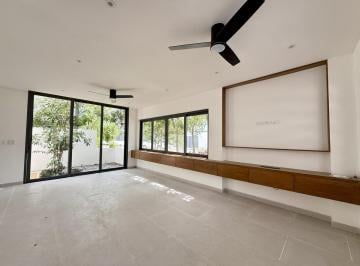 Casa · 180m² · 3 Recámaras · 2 Estacionamientos · Casa en Arbolada en Venta