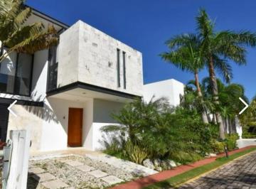 Casa · 242m² · 3 Recámaras · 2 Estacionamientos · Casa de 3 Recamaras en Venta en Bosques de Bambu Playa del Carmen
