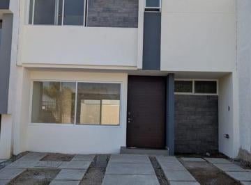Casa · 147m² · 3 Recámaras · 2 Estacionamientos · Casa en Venta en Casa Fuerte