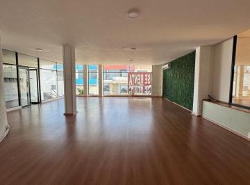 Local comercial · 131m² · 1 Estacionamiento · Local en Ricardo Flores Magón