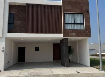 Casa en Venta de 3 habitaciones Fraccionamiento las Lomas · Moderna y Súper Linda Casa en Fracc Cerrado y con Casa Club en El Corazón de La Riviera Veracruzana