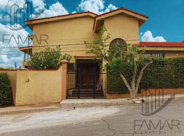 Casa · 600m² · 5 Recámaras · 6 Estacionamientos · Casa en Venta Colonia Mirador