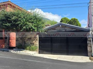 Casa · 173m² · 4 Recámaras · 2 Estacionamientos · Casa en Venta en Las Brisas