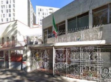Casa · 300m² · 4 Recámaras · 1 Estacionamiento · Venta de Casa Frente La Alameda en La Colonia Vértice en Toluca