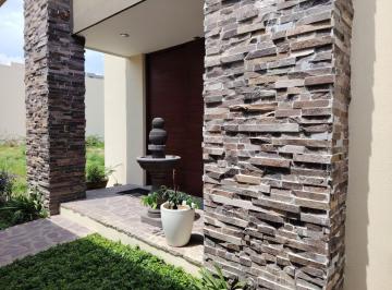 Casa de 3 habitaciones, León · Casa en Venta en La Campiña de 3 Recámaras, Cada Una con Baño Completo, y Terraza en León, Gto.