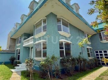Casa · 533m² · 5 Recámaras · 5 Estacionamientos · Venta de Casa en El Corazón de Toluca Visitala