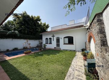 Casa · 350m² · 6 Recámaras · 4 Estacionamientos · Casa en Fraccionamiento Los Cizos