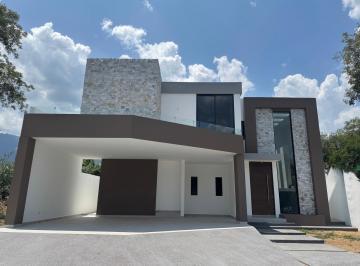 Casa · 305m² · 4 Recámaras · 3 Estacionamientos · Casa en Venta en Fraccionamiento Campestre Santiago, Santiago, Nuevo Leon, Recamara en Planta Baja