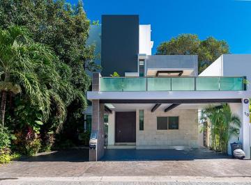 Casa · 344m² · 5 Recámaras · 3 Estacionamientos · Casa en Venta en Residencial Cumbres