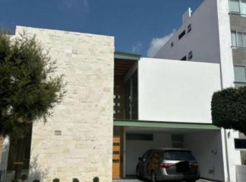 Casa · 3 Recámaras · Casa en Renta en Parque Veneto, Lomas de Angelópolis, Puebla.