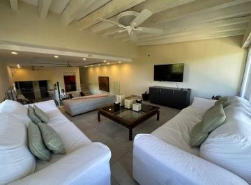 Casa · 197m² · 3 Recámaras · 1 Estacionamiento · Vendo Casa Dé 3 Recámaras Amueblada en Residencial Las Cascadas Zona Hotelera