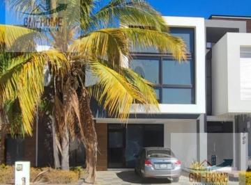 Casa · 250m² · 4 Recámaras · 2 Estacionamientos · Casa en Renta en Altabrisa