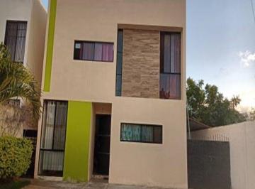 Casa de 3 habitaciones, Mérida · Casa en Venta en Merida F - 2113, 3 Rec. Col. Paseos de Opichen $1,900,000