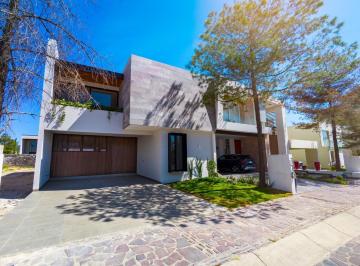 Casa · 400m² · 4 Recámaras · 4 Estacionamientos · Casa en Venta La Campiña León, Gto